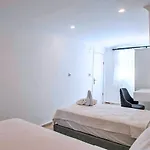 Akbel 2 Bedroom Secluded With Private Pool Hot Tub فيلة *