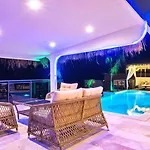 فيلة Akbel 2 Bedroom Secluded With Private Pool Hot Tub