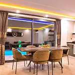 فيلة Akbel 2 Bedroom Secluded With Private Pool Hot Tub كالكان
