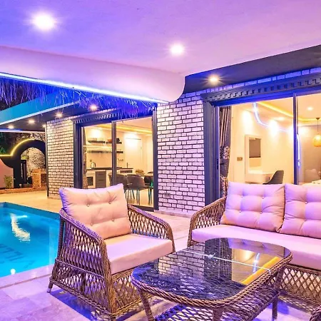 Akbel 2 Bedroom Secluded With Private Pool Hot Tub Villa