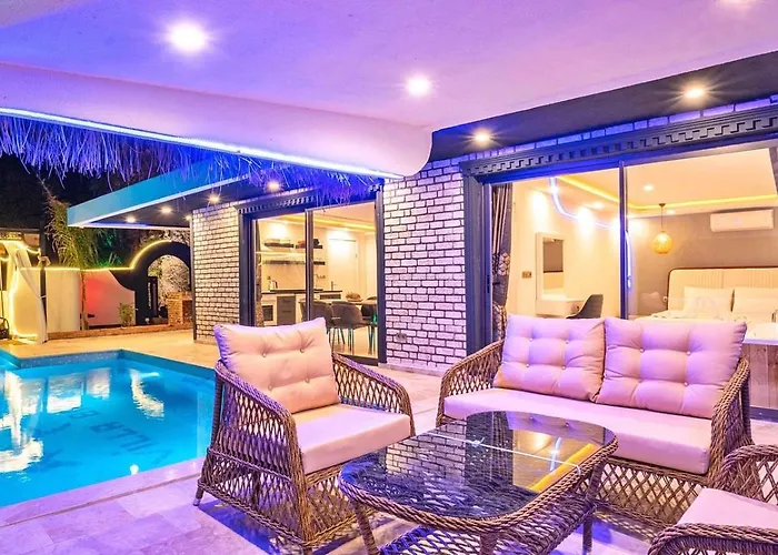 Akbel 2 Bedroom Secluded With Private Pool Hot Tub Villa