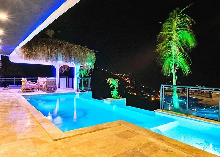 Akbel 2 Bedroom Secluded With Private Pool Hot Tub